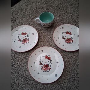 Hello Kitty Christmas Dinnerware Set